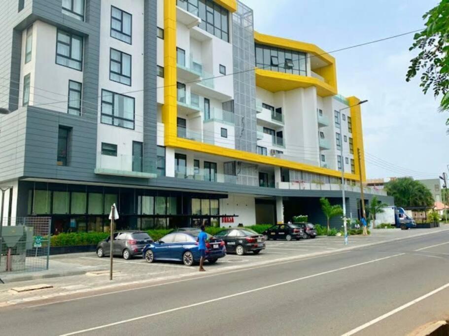 Luxury Labone Edge 2-Bedroom Apartment In Accra - Fivehills Homes Экстерьер фото