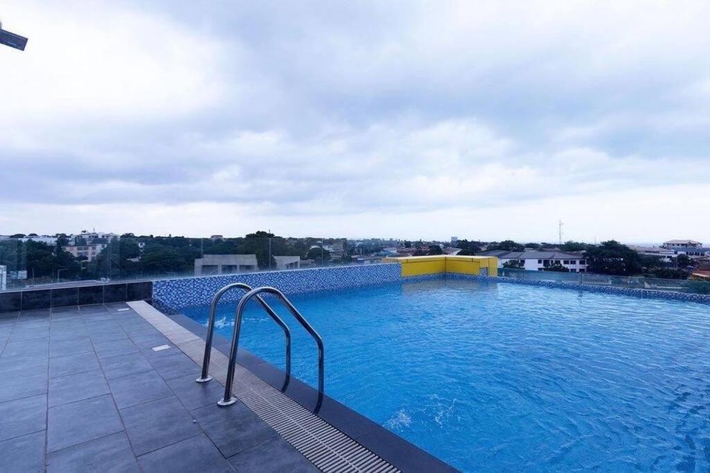 Luxury Labone Edge 2-Bedroom Apartment In Accra - Fivehills Homes Экстерьер фото